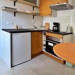 Charming 1 Bedroom Apartment- City Center Of Paris