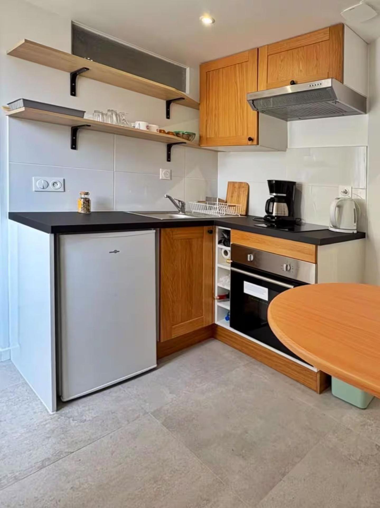 Apartment Charming 1 Bedroom Apartment- Center Of Paris